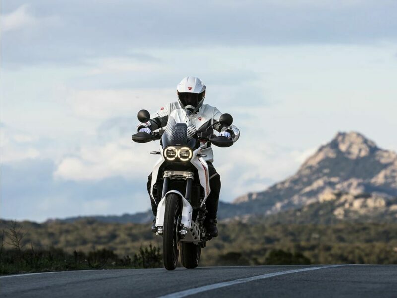 La-DUCATI-DesertX- Toulon